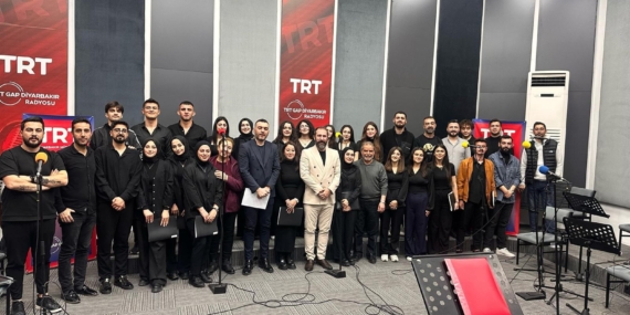 Batman Üniversitesi Tasavvuf Korosu, TRT Türkü’de dinleyicilerle buluştu