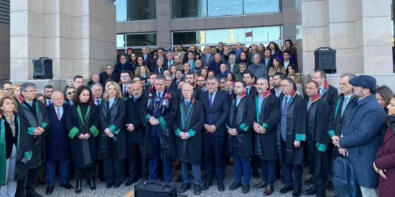İstanbul Barosu yöneticilerinin görevlerine son verildi