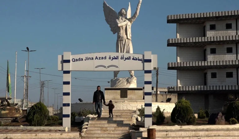 kobani-kirsalinda-hava-saldirisi-ayni-aileden-9-kisi-hayatini-kaybetti