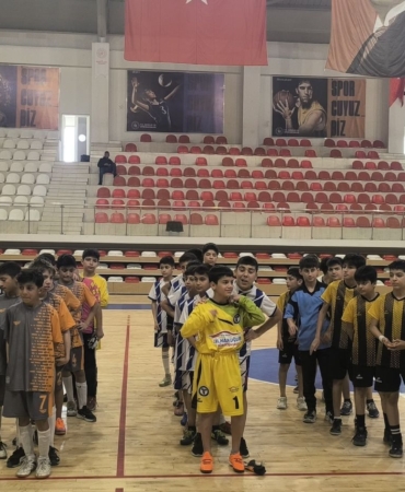FUTSAL KÜÇÜKLER 3