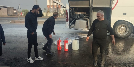 Karaköprü Belediyespor otobüsünde yangın çıktı: İmdata Petrolspor yetişti