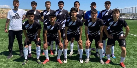 Batmanlı gençlerin başarısı… Kayra Spor, namağlup bölge şampiyonu oldu