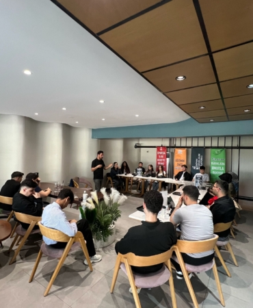 WhatsApp Image 2025-04-20 at 21.49.57 (1)