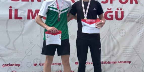 Batman Boğaziçi Koleji Gaziantep’te atletizmde çifte şampiyonluk kazandı