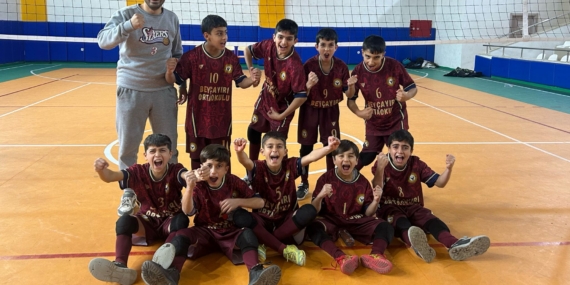 Beyçayırı Köy Okulu öğrenci takımlarıyla şampiyonluklara koşuyor