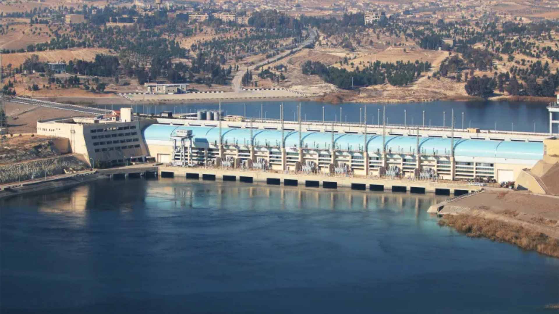 Suriye Geçiş Hükümeti’ne bağlı gruplar, Tişrîn Barajı'nı bombalıyor. tişrin barajı