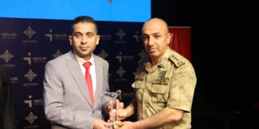 90ab8f9d-b0ee-48a6-9821-b0e9b8df12bc