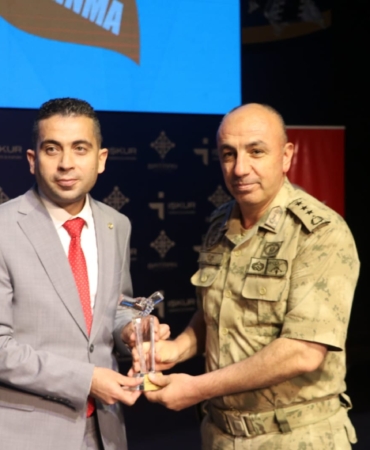 90ab8f9d-b0ee-48a6-9821-b0e9b8df12bc