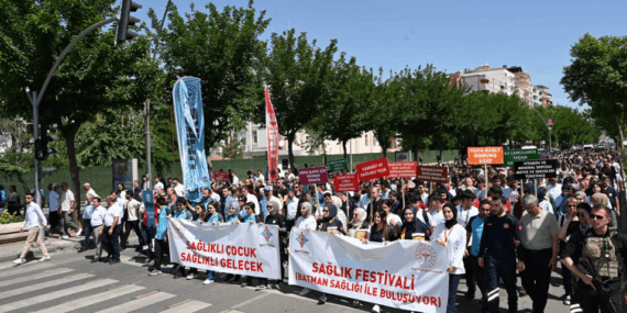 Batman’da Sağlık Yürüyüşü ile başlayan “Sağlık Festivali” büyük ilgi gördü