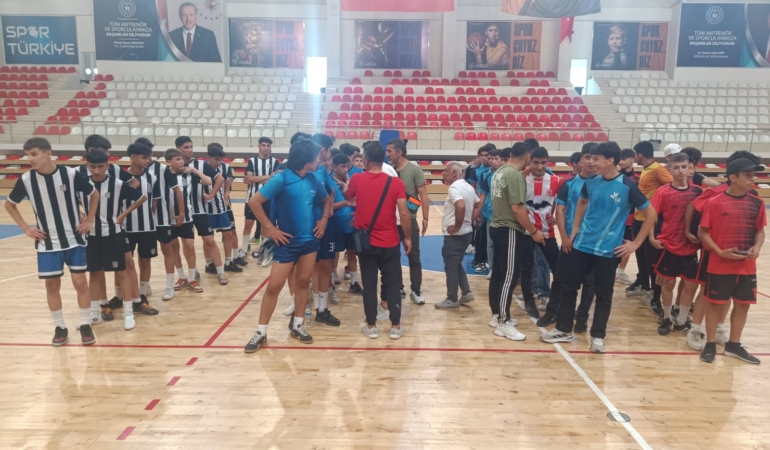 FUTSAL GENÇLER B 1