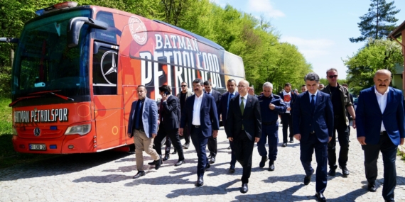 Batman Petrolspor’a moral ziyareti: Kritik yarı final öncesi destek mesajı