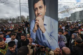 Demirtaş: Sürecin kilit kavramı 'silah' değil 'kardeşliktir' Selahattin Demirtaş