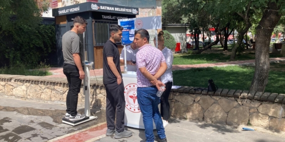 “İdeal Kilonu Öğren, Sağlıklı Yaşa” kampanyası Batman’da vatandaşlarla buluştu