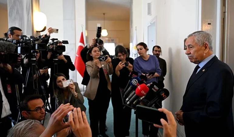 Bülent Arınç’tan Önder’e suikast yorumu: Köklü sorunları çözmek için görev alanlar dikkatli olmalı bulent-arinc.jpg