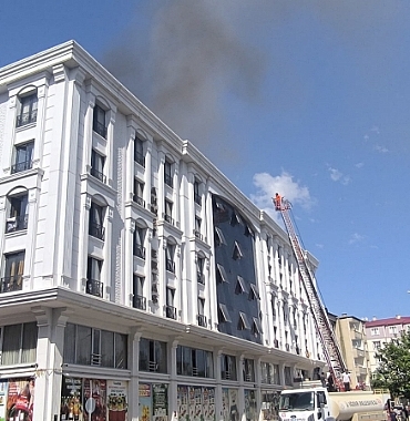 kiz-ogrenci-yurdunda-yangin-4572