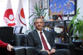 özgür Özel23