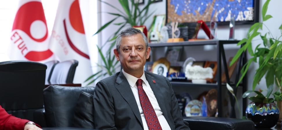 özgür Özel23