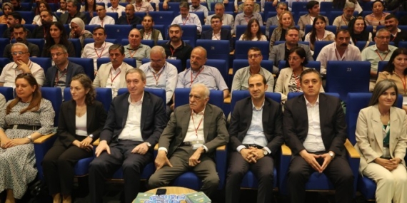 DEM Parti: Yerel Yönetimler Özerklik Şartı tanınsın, kayyım uygulamasına son verilsin