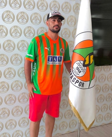 032d9079-f50a-4041-bb13-8a5ec1a338df