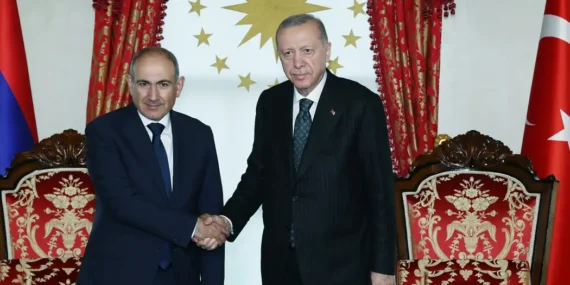 Erdoğan, Ermenistan Başbakanı Paşinyan ile görüştü