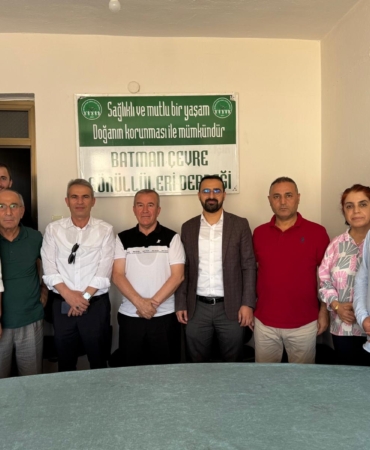 Başkan Altun-çevre gönüllüleri derneği (1)