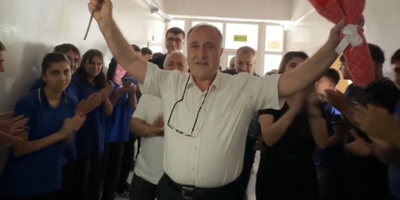 Batman’da eğitime adanmış 40 yıl: Öğretmen Davut Ayan’a duygusal veda