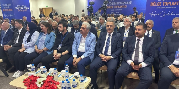 AK Parti Batman Heyeti Erzurum’daki Yerel Yönetimler Bölge Toplantısı’na katıldı