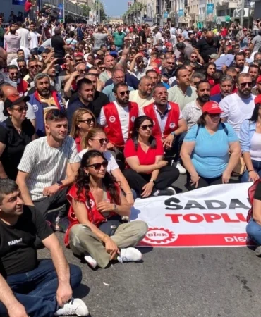 aw466604-01-omfv-cover-wm0f_cover