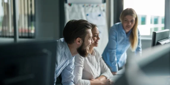 ‘Her 4 beyaz yakalıdan 3’ü geçim sıkıntısı yaşıyor’