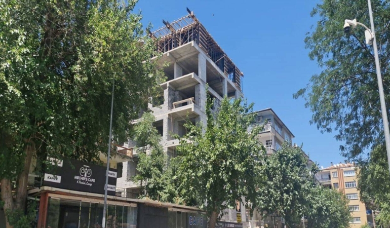 diyarbakir-daki-is-cinayeti-insaattan-dusen-iki-isci-hayatini-kaybetti