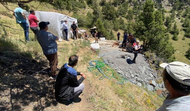 erzurum-da-oltu-tasi-ocaginda-gocuk-1-isci-hayatini-kaybetti-2-si-agir-yaralandi