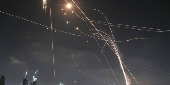 İran’dan İsrail’e yeni füze dalgası, hastane isabet aldı, en az 50 yaralı İran’dan İsrail’e yeni füze dalgası, hastane isabet aldı, en az 50 yaralı