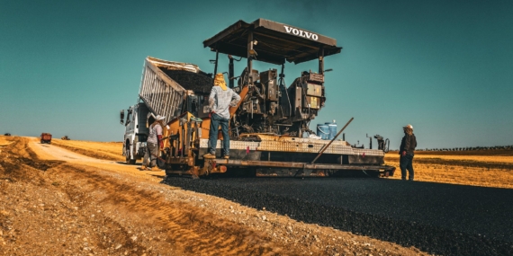 Beşiri’nin Çamlıtepe mezrası modern yola kavuştu