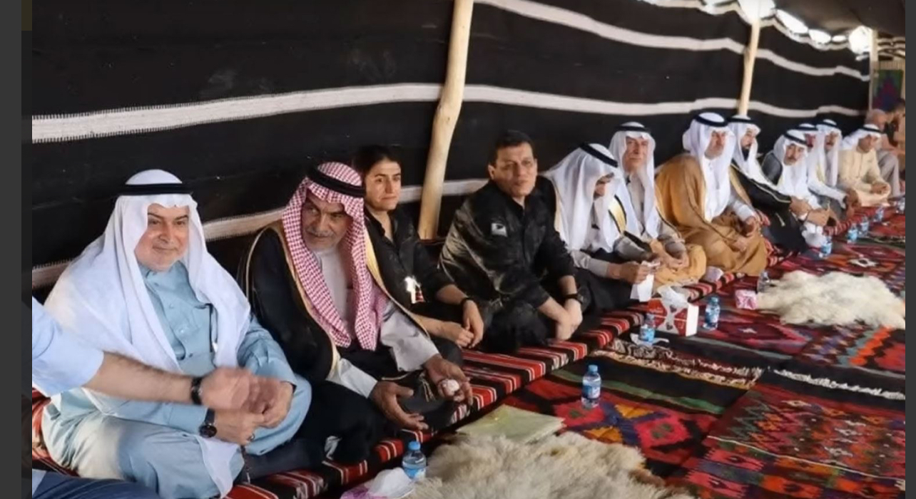 Mazlum Abdi, Deyrezor'un ileri gelenleri ve aşiret liderleriyle bir araya geldi IMG_7535