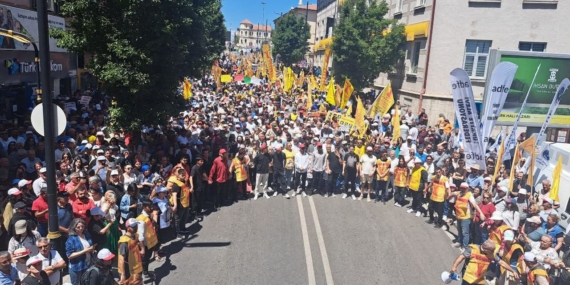 Madımak Katliamı’nın 32. yılında binlerce kişi Sivas’ta