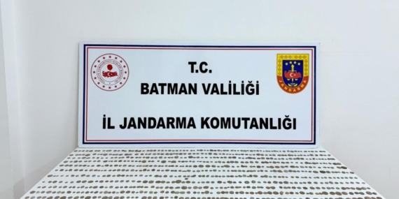 Beşiri’de tarihi eser operasyonu: 1245 sikke ele geçirildi
