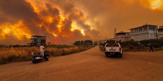 Hatay’da yangın: Batman’dan itfaiye takviyesi