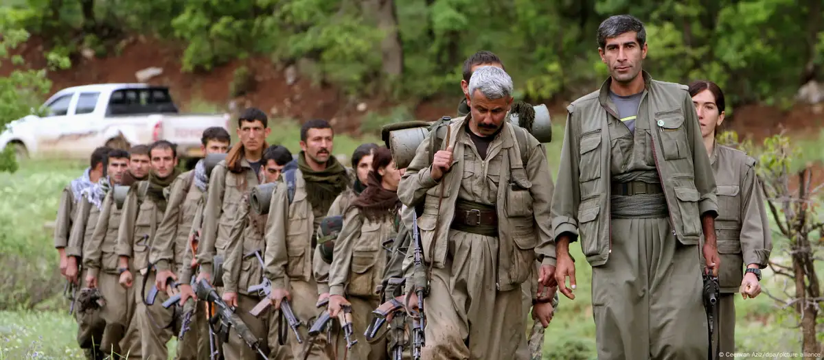 PKK'nin silah bırakması: DEM Parti'den 'basın' bilgilendirmesi geldi pkk33