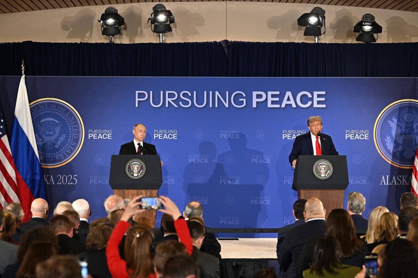 Alaska'da tarihi zirve: Trump-Putin ne görüştü? 1352635-1941065256