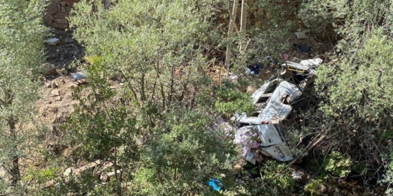 Fındık işçilerini taşıyan minibüs uçuruma yuvarlandı: 3 ölü