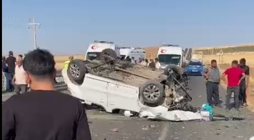 Batman-Kurtalan Yolunda araç takla attı: 6 yaralı Batman-Kurtalan Yolunda araç takla attı: 6 yaralı