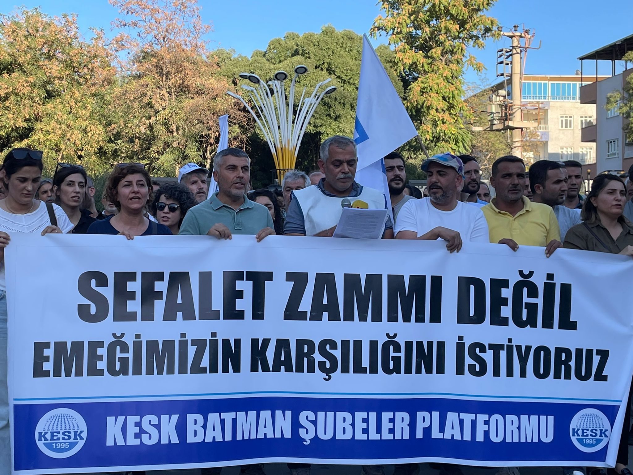 KESK Batman: Sefalet zammı değil, emeğimizin karşılığını istiyoruz WhatsApp Image 2025-08-15 at 20.34.59