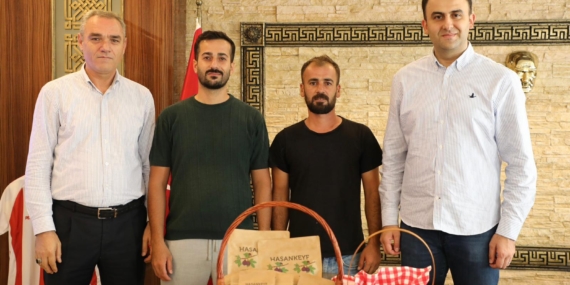 Hasankeyf Üçyol Köyü’nün gençleri Behnati İncirini projeleriyle tanıttı