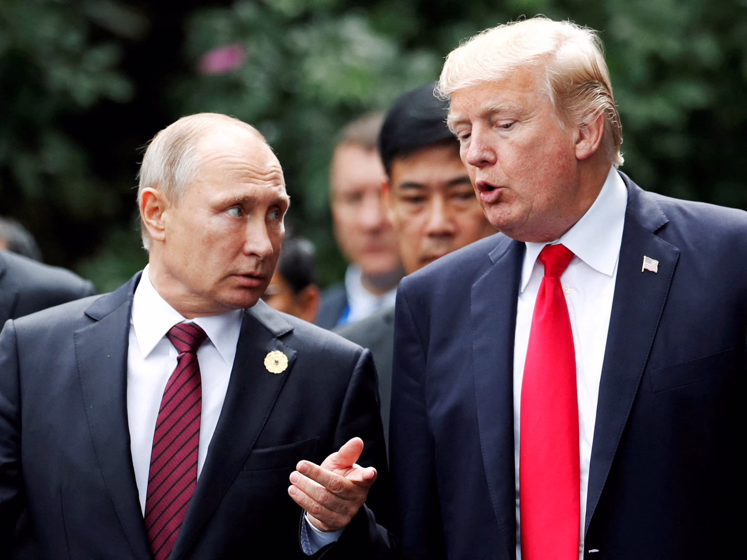 Trump: Ukrayna savaşını bitirmek için Putin’le görüşüyorum trump putin2