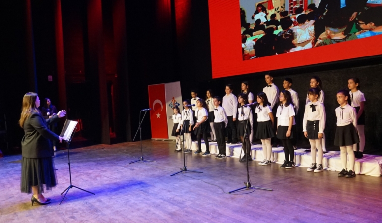 Batman Üniversitesi çocuk korosu