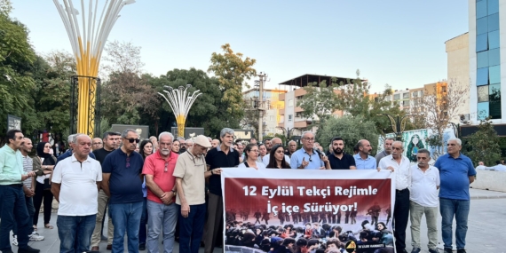 Batman’daki 12 Eylül eyleminde 'demokratik anayasa' çağrısı Batman’daki 12 Eylül eyleminde ‘demokratik anayasa’ çağrısı