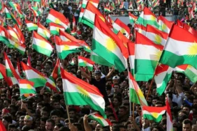 Kürdistan bayrakları.