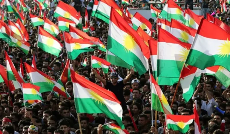Kürdistan bayrakları.