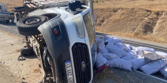 Batman-Malabadi pikap devrildi: 3 yaralı
