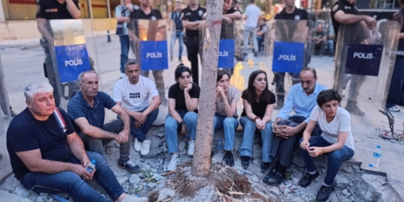 Turgut Özal Bulvarı’ndaki ağaç sökümü tartışma yarattı